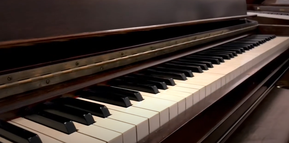 Are Gulbransen pianos still made?