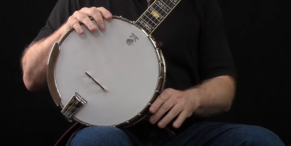 How do I choose a banjo strap?