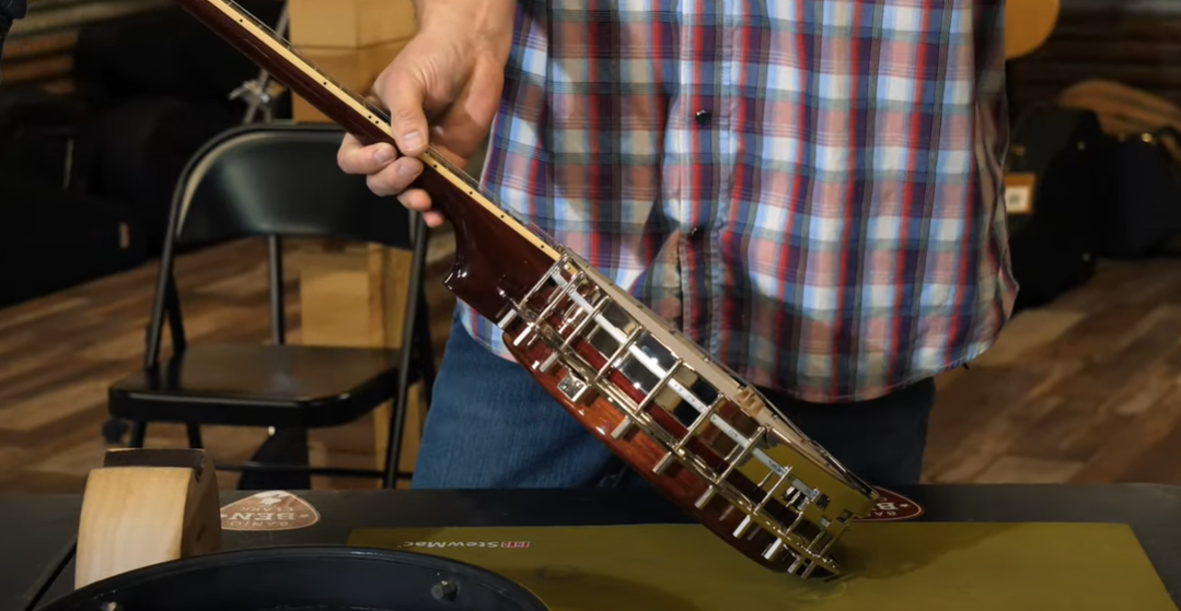 How much does it cost to set up a banjo?